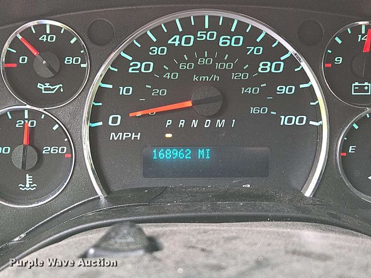 image for item DP6368 2017 Chevrolet Express G4500 shuttle bus