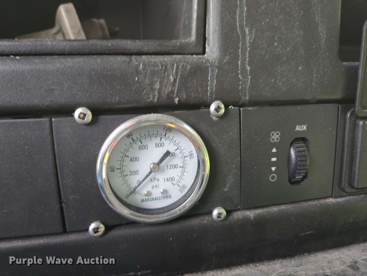 image for item DP6368 2017 Chevrolet Express G4500 shuttle bus