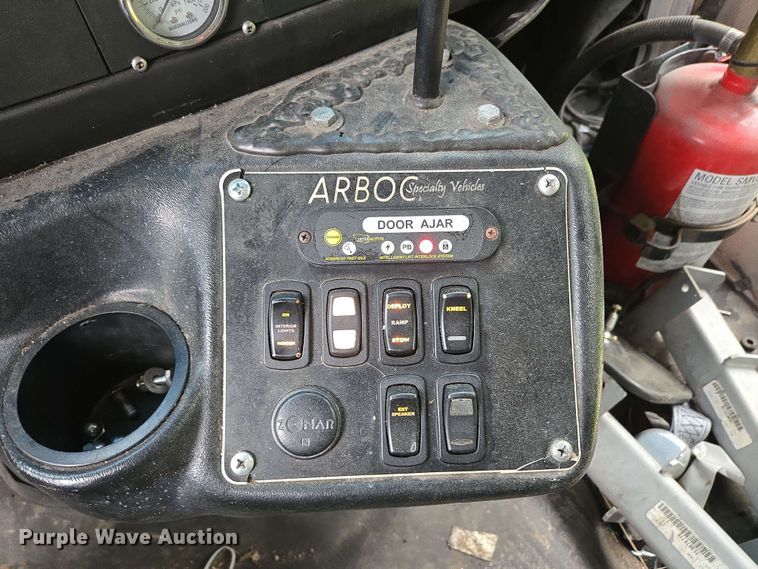 image for item DP6368 2017 Chevrolet Express G4500 shuttle bus