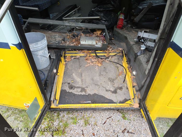 image for item DP6368 2017 Chevrolet Express G4500 shuttle bus