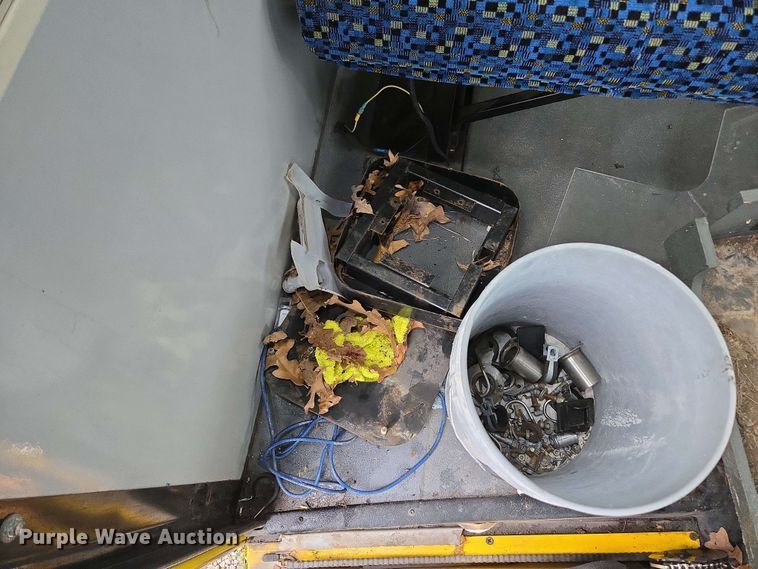 image for item DP6368 2017 Chevrolet Express G4500 shuttle bus