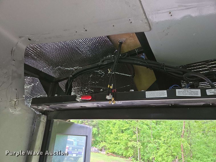 image for item DP6368 2017 Chevrolet Express G4500 shuttle bus