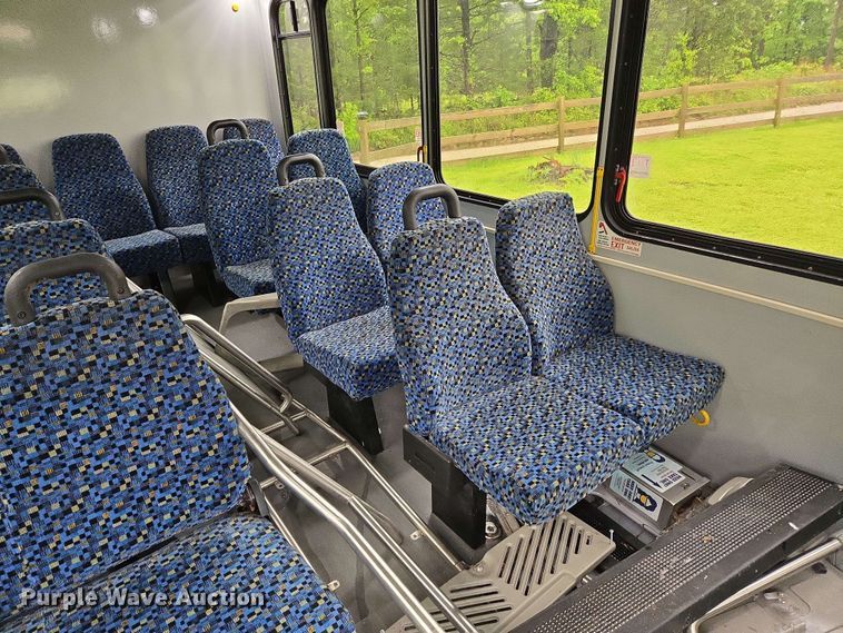 image for item DP6368 2017 Chevrolet Express G4500 shuttle bus