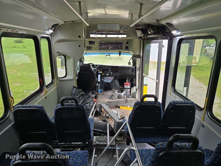 image for item DP6368 2017 Chevrolet Express G4500 shuttle bus