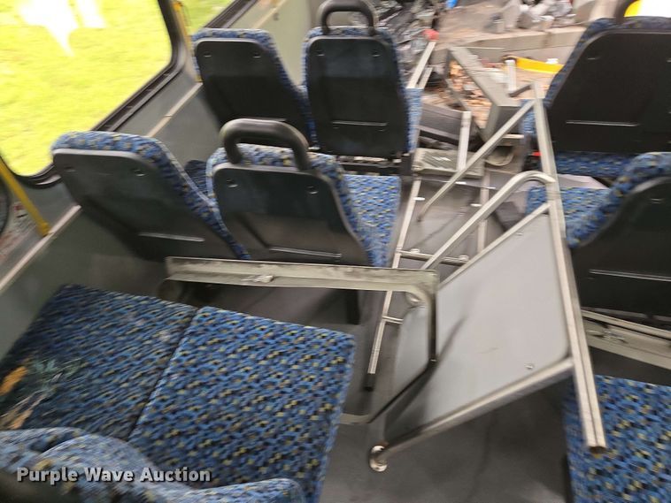 image for item DP6368 2017 Chevrolet Express G4500 shuttle bus