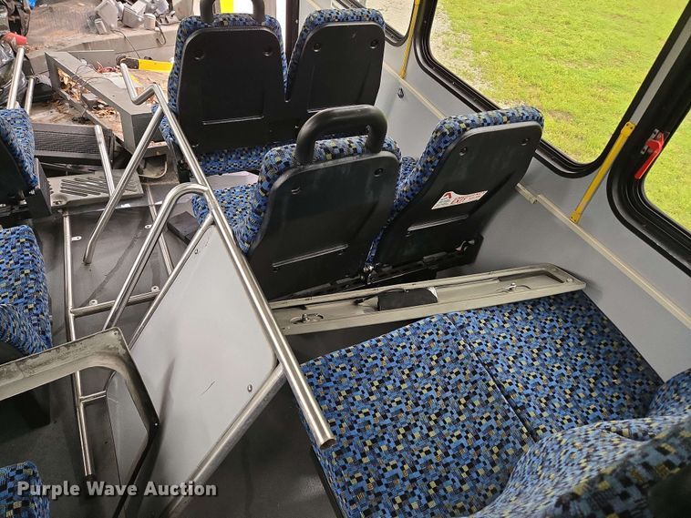 image for item DP6368 2017 Chevrolet Express G4500 shuttle bus