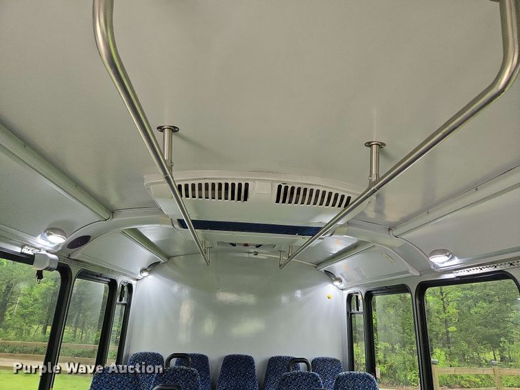 image for item DP6368 2017 Chevrolet Express G4500 shuttle bus