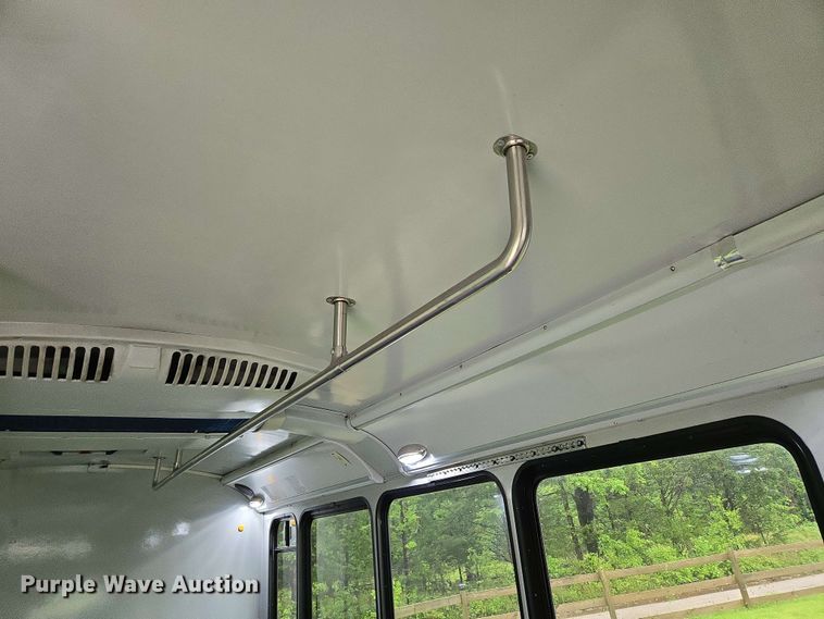 image for item DP6368 2017 Chevrolet Express G4500 shuttle bus