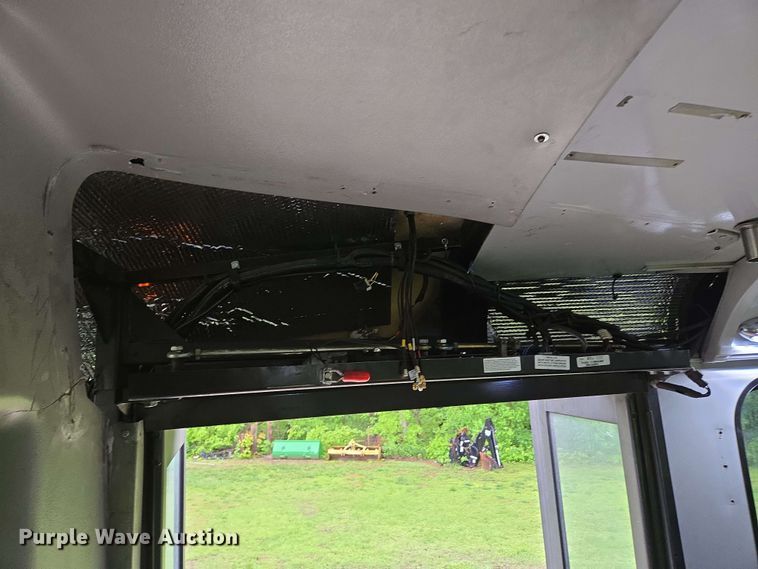 image for item DP6368 2017 Chevrolet Express G4500 shuttle bus