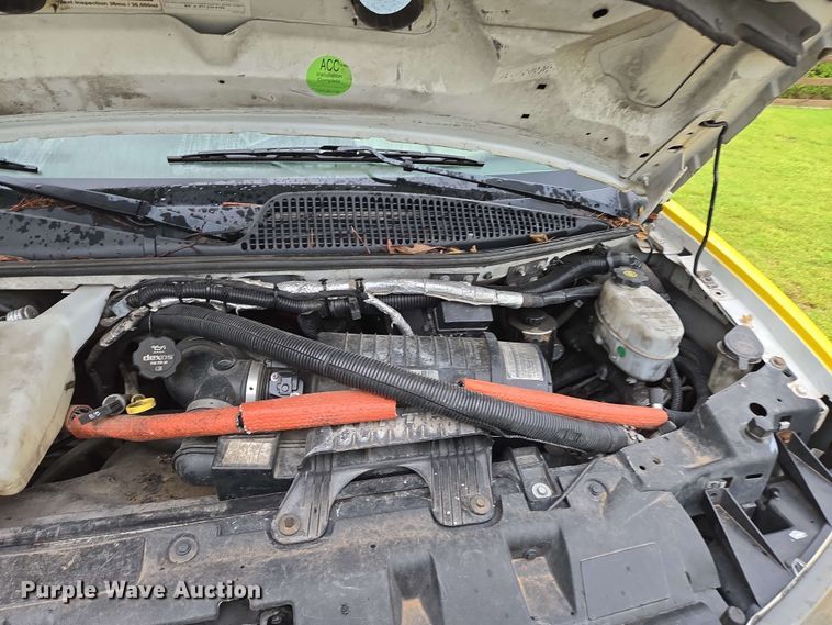 image for item DP6368 2017 Chevrolet Express G4500 shuttle bus