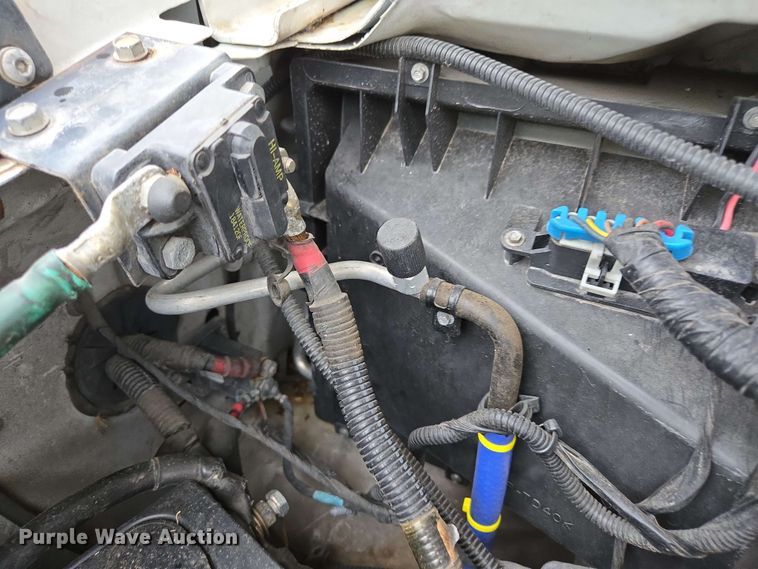 image for item DP6368 2017 Chevrolet Express G4500 shuttle bus