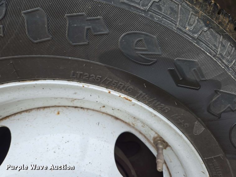 image for item DP6368 2017 Chevrolet Express G4500 shuttle bus