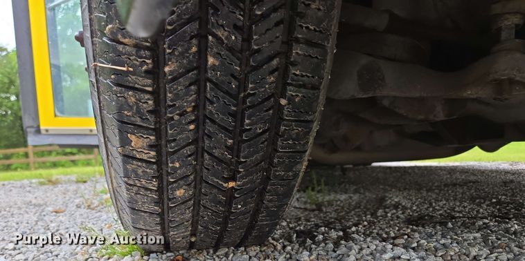 image for item DP6368 2017 Chevrolet Express G4500 shuttle bus