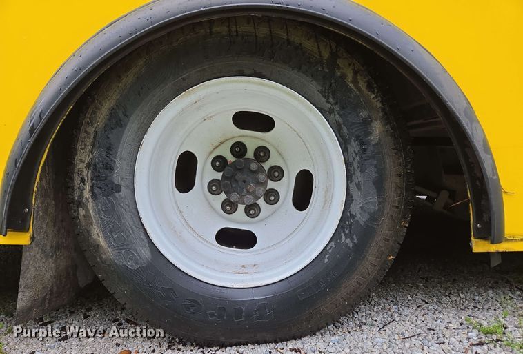 image for item DP6368 2017 Chevrolet Express G4500 shuttle bus