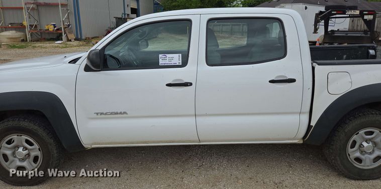 image for item DP6369 2014 Toyota Tacoma Double Cab pickup truck