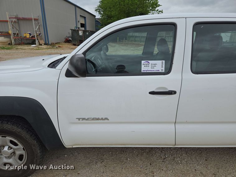 image for item DP6369 2014 Toyota Tacoma Double Cab pickup truck