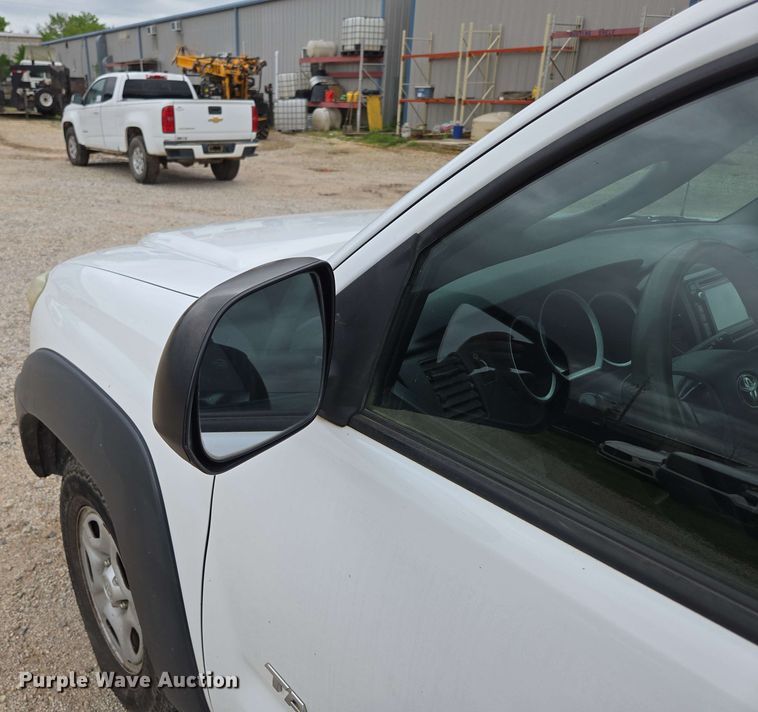 image for item DP6369 2014 Toyota Tacoma Double Cab pickup truck