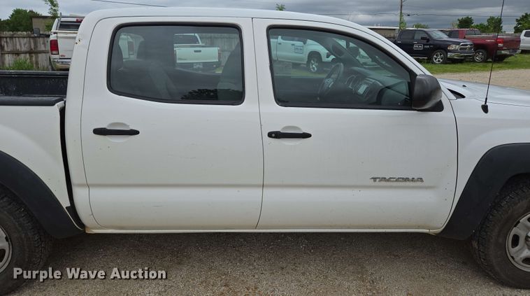 image for item DP6369 2014 Toyota Tacoma Double Cab pickup truck