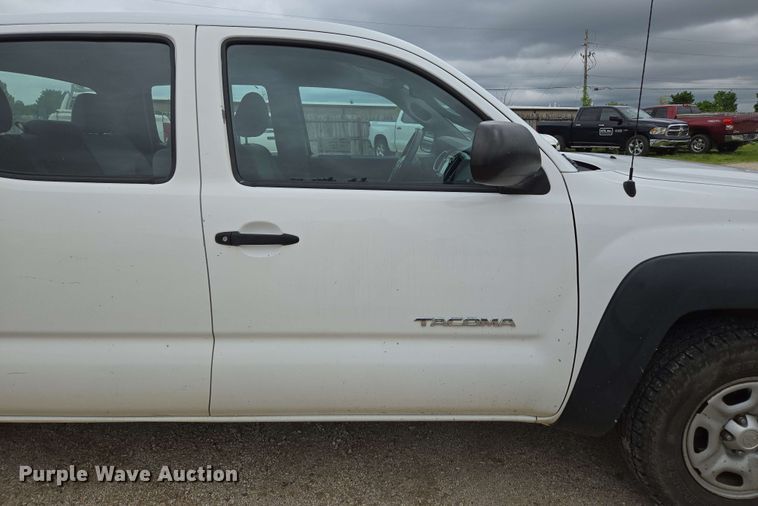 image for item DP6369 2014 Toyota Tacoma Double Cab pickup truck