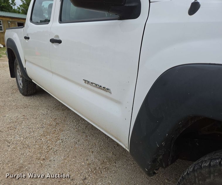 image for item DP6369 2014 Toyota Tacoma Double Cab pickup truck