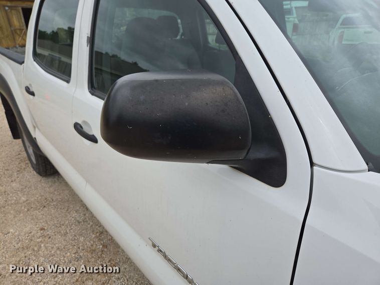 image for item DP6369 2014 Toyota Tacoma Double Cab pickup truck