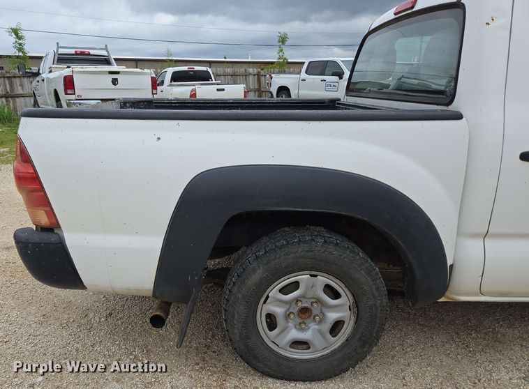 image for item DP6369 2014 Toyota Tacoma Double Cab pickup truck