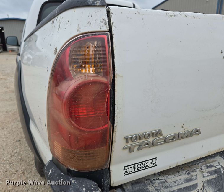 image for item DP6369 2014 Toyota Tacoma Double Cab pickup truck