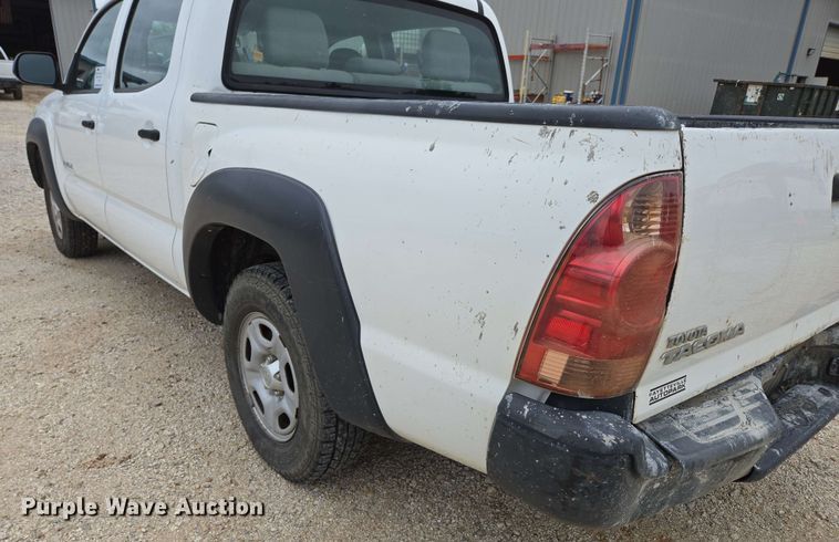 image for item DP6369 2014 Toyota Tacoma Double Cab pickup truck