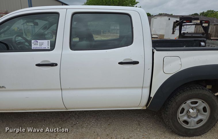 image for item DP6369 2014 Toyota Tacoma Double Cab pickup truck