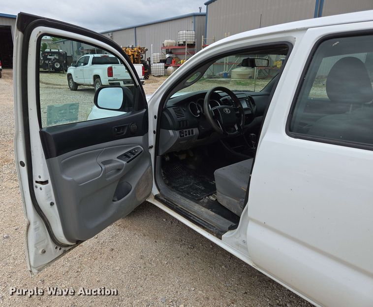 image for item DP6369 2014 Toyota Tacoma Double Cab pickup truck