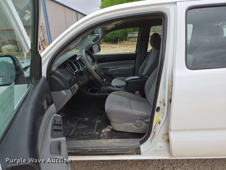 image for item DP6369 2014 Toyota Tacoma Double Cab pickup truck