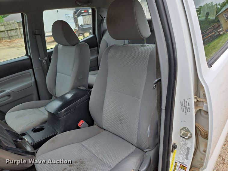 image for item DP6369 2014 Toyota Tacoma Double Cab pickup truck