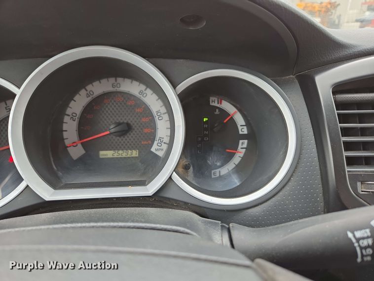 image for item DP6369 2014 Toyota Tacoma Double Cab pickup truck