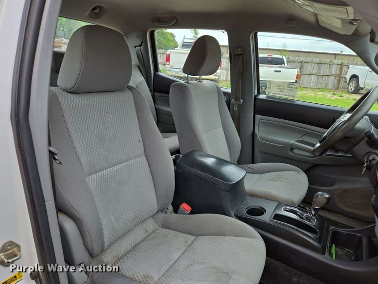 image for item DP6369 2014 Toyota Tacoma Double Cab pickup truck