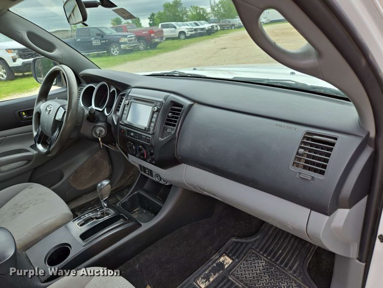 image for item DP6369 2014 Toyota Tacoma Double Cab pickup truck