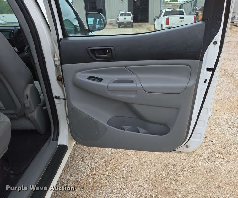 image for item DP6369 2014 Toyota Tacoma Double Cab pickup truck