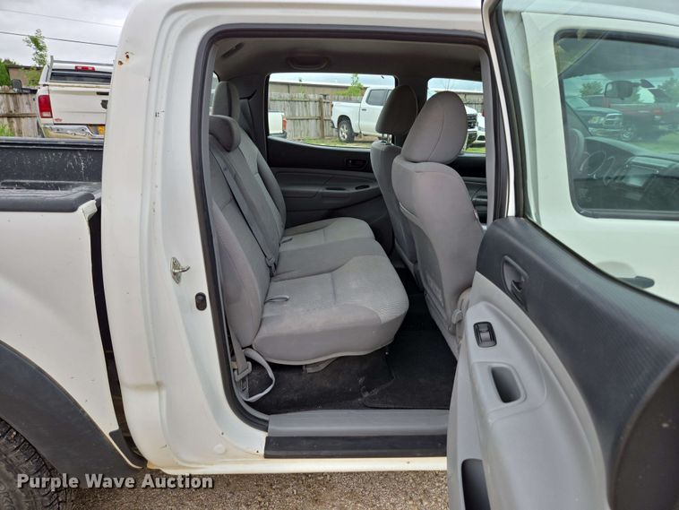 image for item DP6369 2014 Toyota Tacoma Double Cab pickup truck