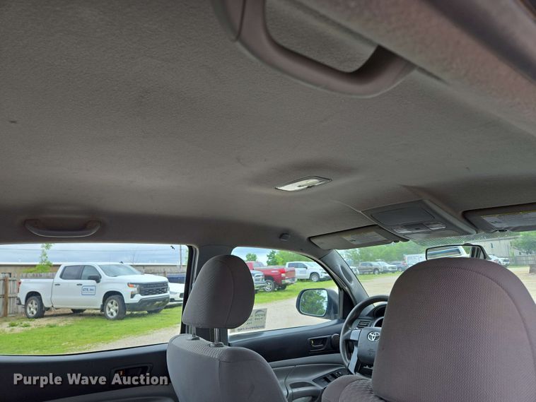 image for item DP6369 2014 Toyota Tacoma Double Cab pickup truck