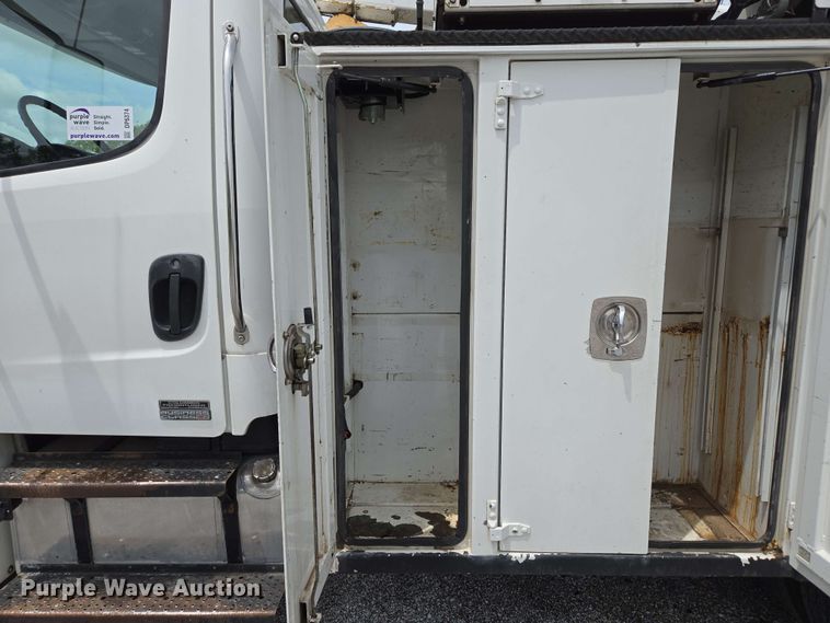 image for item DP6374 2007 Freightliner Business Class M2 utility / service truck