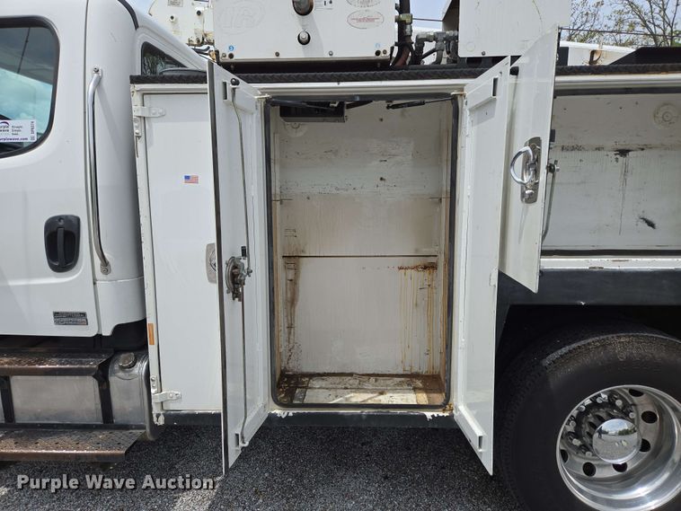 image for item DP6374 2007 Freightliner Business Class M2 utility / service truck