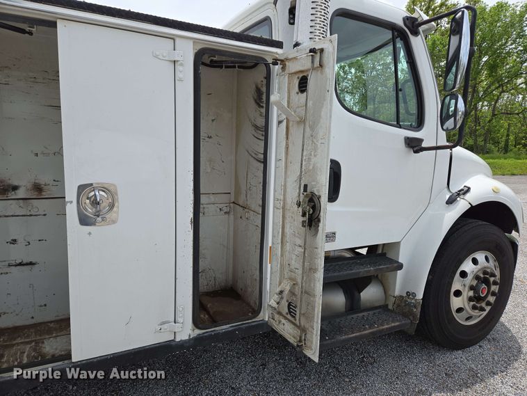 image for item DP6374 2007 Freightliner Business Class M2 utility / service truck