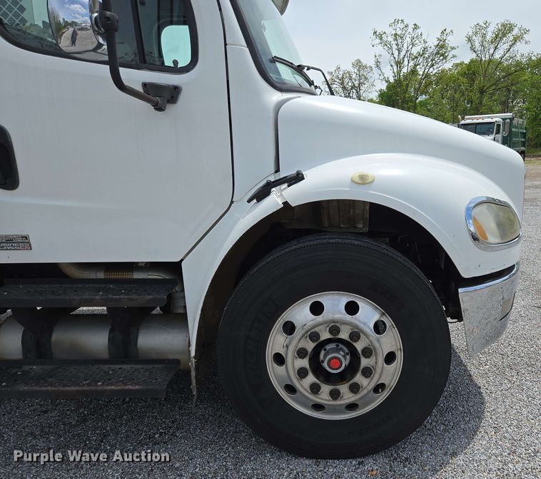 image for item DP6374 2007 Freightliner Business Class M2 utility / service truck