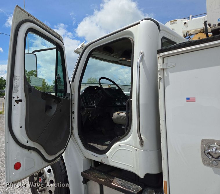 image for item DP6374 2007 Freightliner Business Class M2 utility / service truck