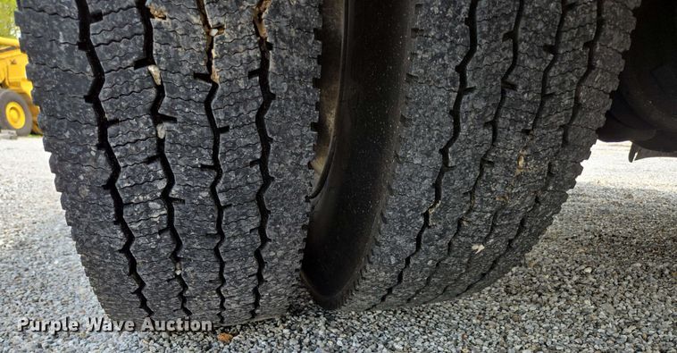 image for item DP6374 2007 Freightliner Business Class M2 utility / service truck