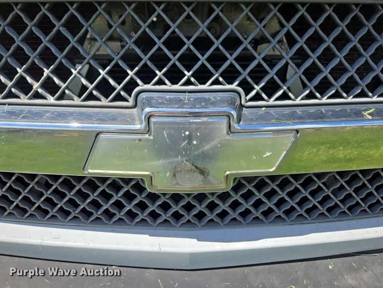 image for item DP6379 2003 Chevrolet Silverado 1500HD Crew Cab pickup truck