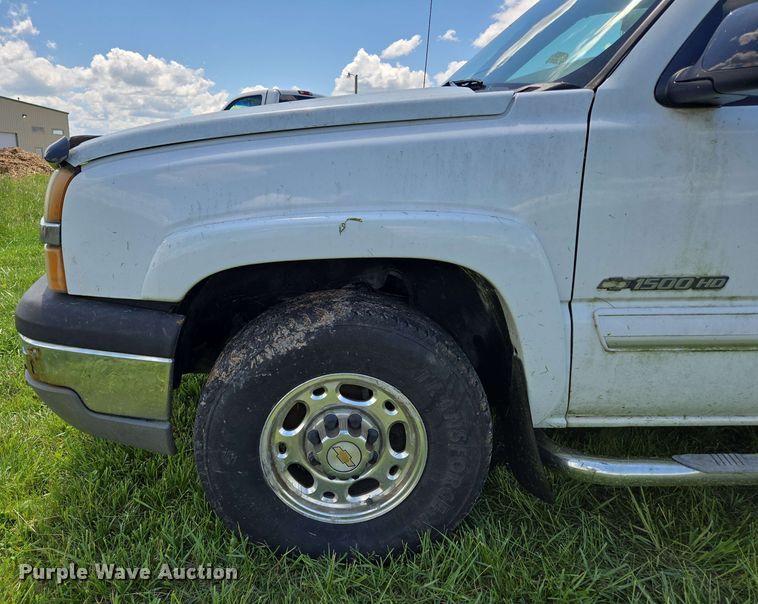 image for item DP6379 2003 Chevrolet Silverado 1500HD Crew Cab pickup truck