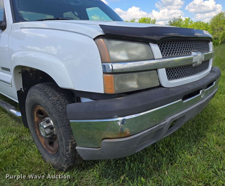 image for item DP6379 2003 Chevrolet Silverado 1500HD Crew Cab pickup truck