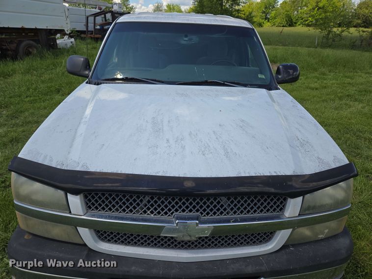 image for item DP6379 2003 Chevrolet Silverado 1500HD Crew Cab pickup truck