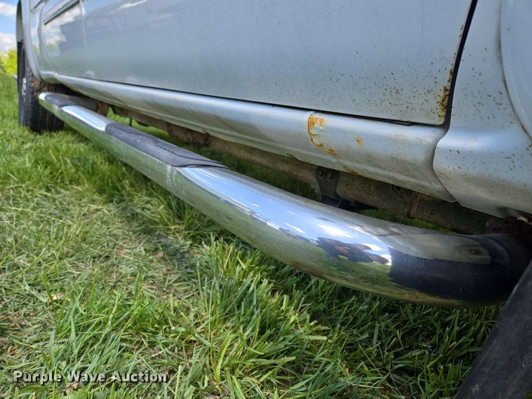 image for item DP6379 2003 Chevrolet Silverado 1500HD Crew Cab pickup truck