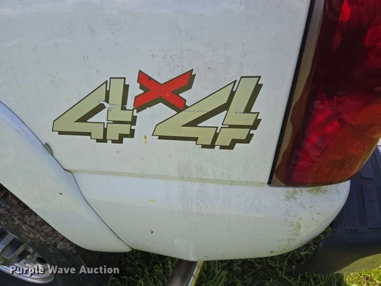 image for item DP6379 2003 Chevrolet Silverado 1500HD Crew Cab pickup truck